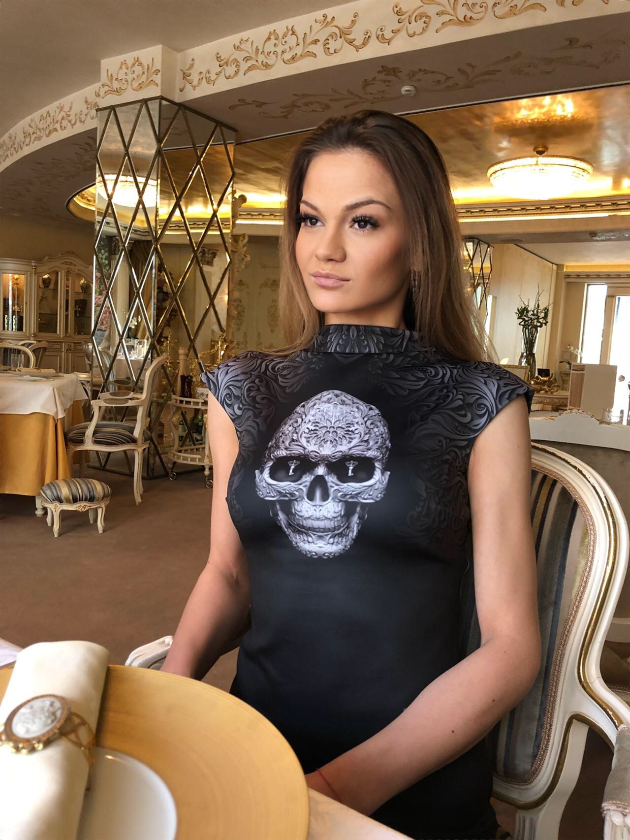 ТОП С КЪС РЪКАВ И ВГРАДЕНО БЮСТИЕ MORGANA